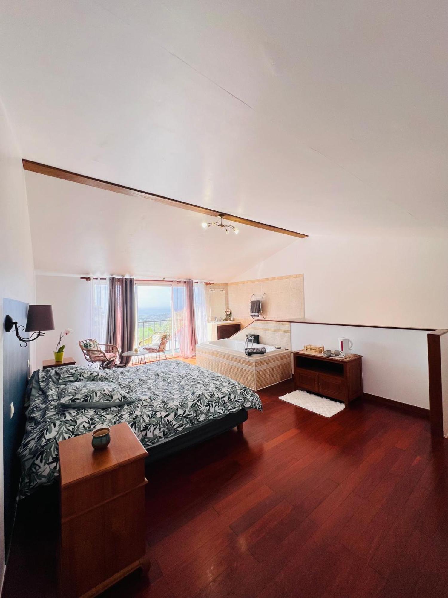 Apartmán Chez Madame Fabienne Sainte-Suzanne Exteriér fotografie
