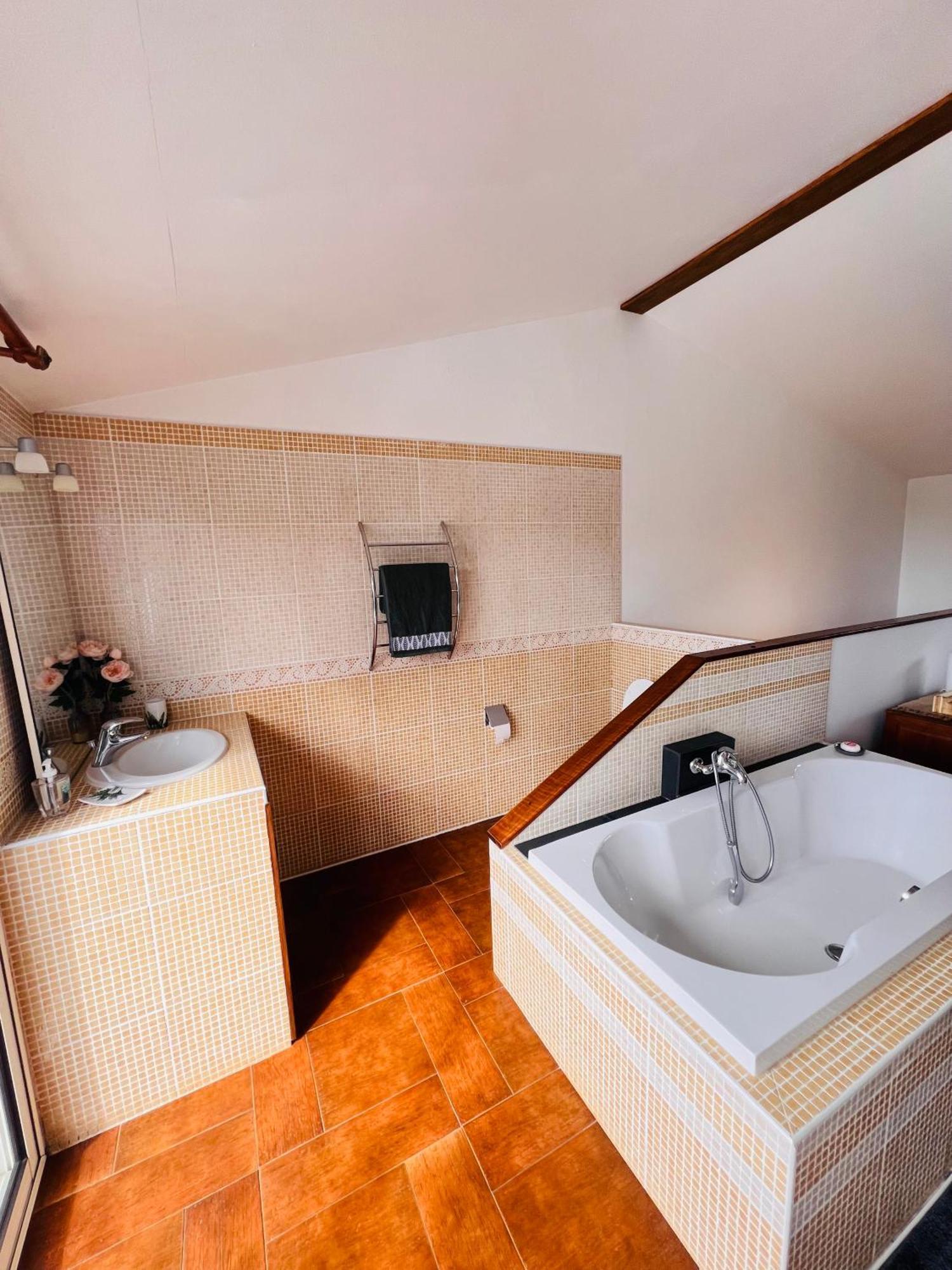 Apartmán Chez Madame Fabienne Sainte-Suzanne Exteriér fotografie