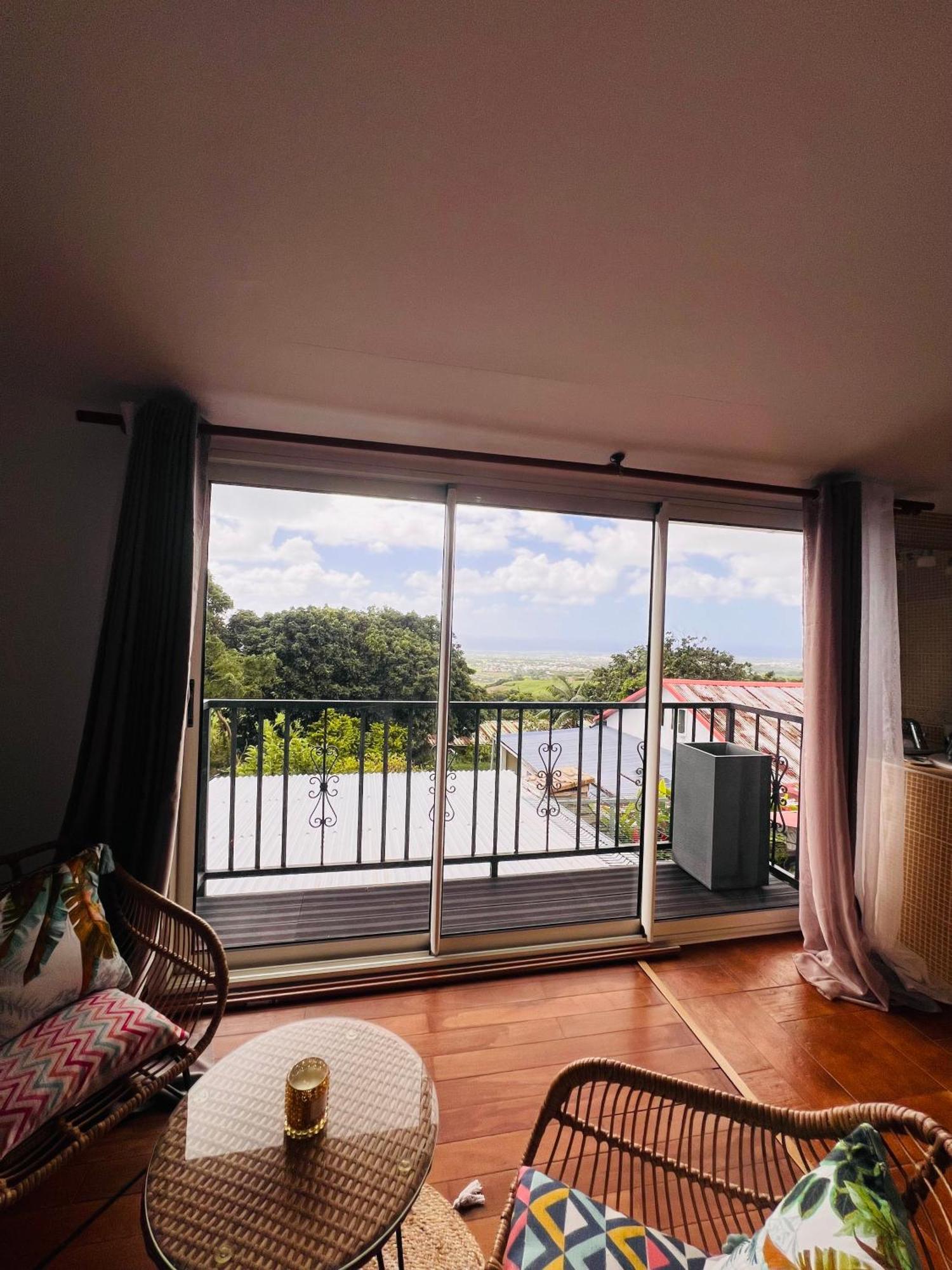 Apartmán Chez Madame Fabienne Sainte-Suzanne Exteriér fotografie