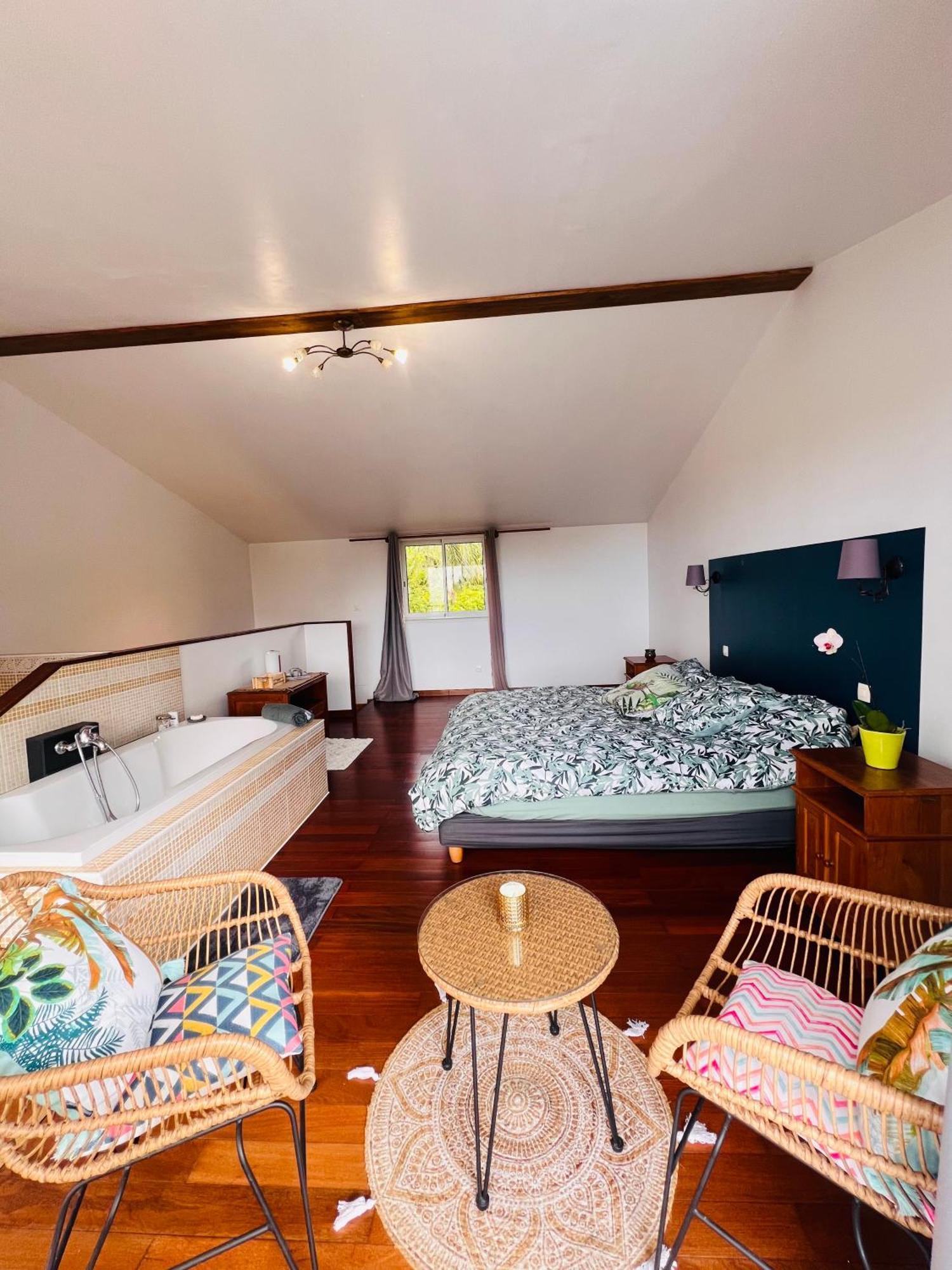 Apartmán Chez Madame Fabienne Sainte-Suzanne Exteriér fotografie