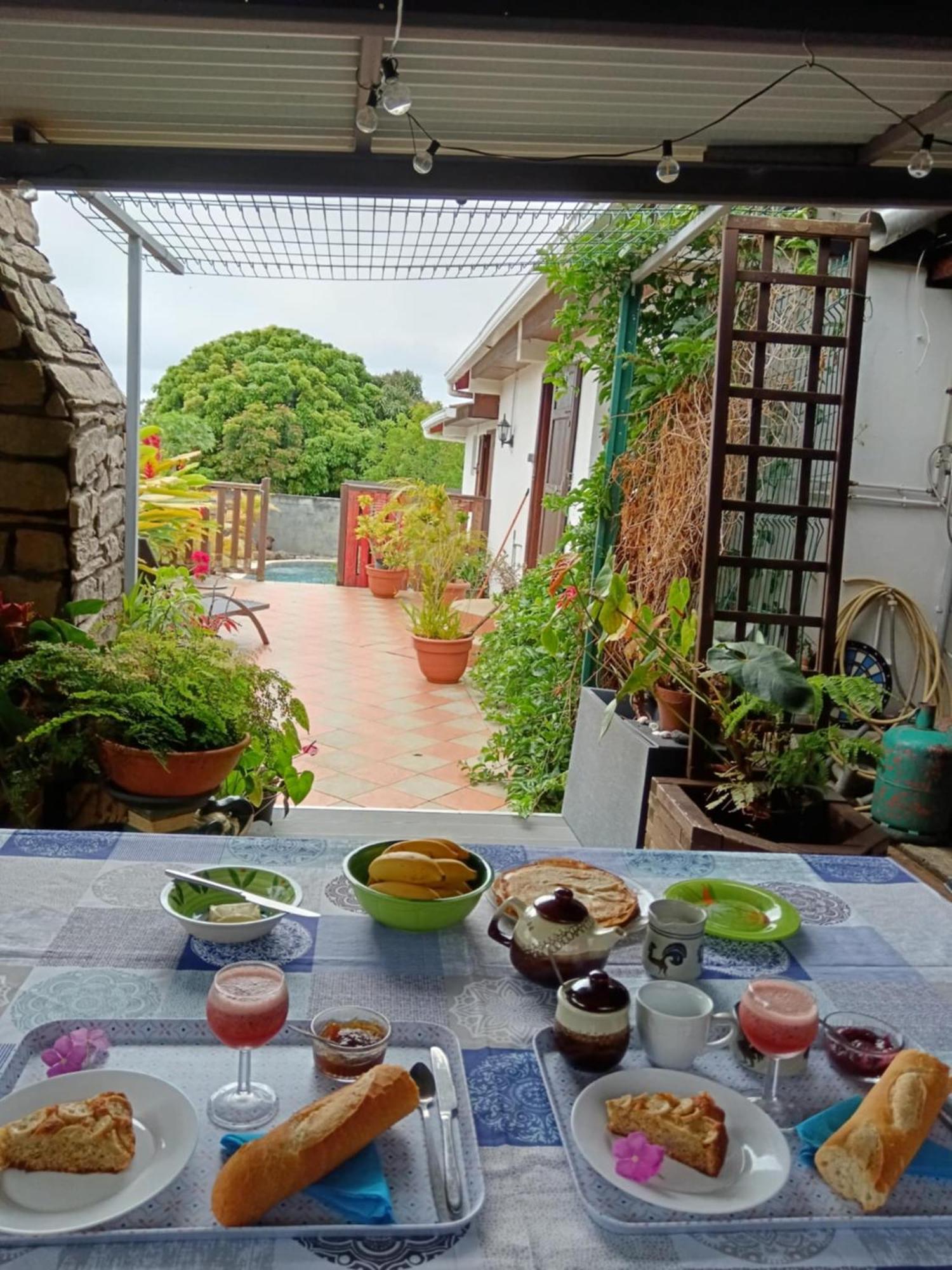Apartmán Chez Madame Fabienne Sainte-Suzanne Exteriér fotografie